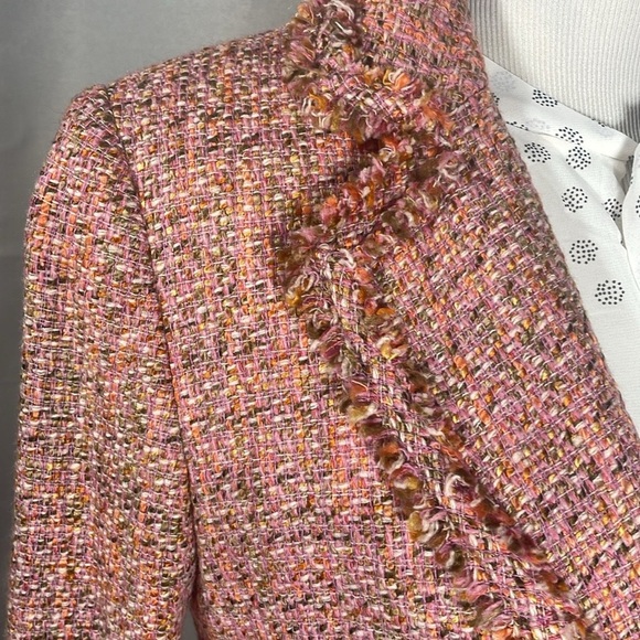 Valerie Stevens Pink tweed Blazer with Frayed Trim - Picture 8 of 10